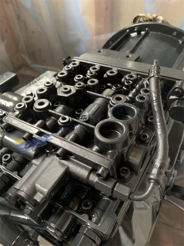 Восстановленная коробка передач ZF 4WG200 для колесного погрузчика производства SUGE China