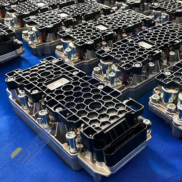 Детали автоматической коробки передач ZF TRAXON БЛОК КЛАПАНОВ (новый номер) 6070 024 001