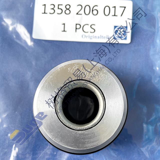 Цилиндр ZF TRAXON HG в сборе 1358 206 017