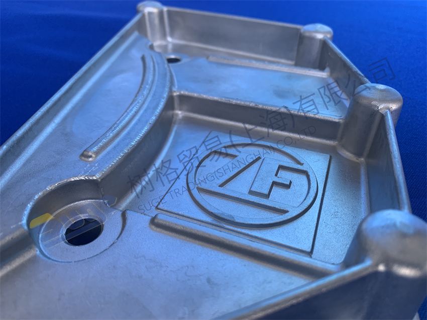 Автоматическая коробка передач ZF TRAXON разделяет КРЫШКУ ВОМ 1358 301 091