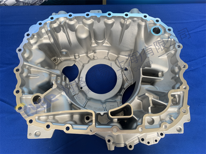 Детали автоматической коробки передач ZF TRAXON ЗАДНИЙ КОРПУС-С ИНТАРДЕРОМ 6093 201 059