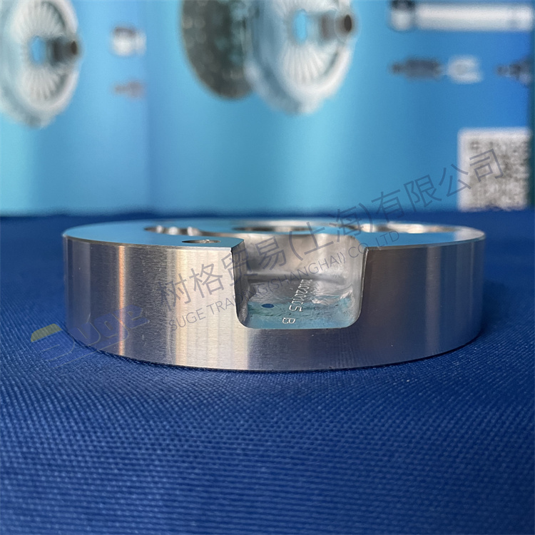 Детали коробки передач ZF ECOSPLIT4 КРЫШКА НАСОСА 1325 303 017