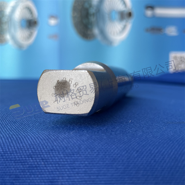 Детали коробки передач ZF ECOSPLIT4 ВЫПУСКНАЯ ВИЛКА 1325 368 008