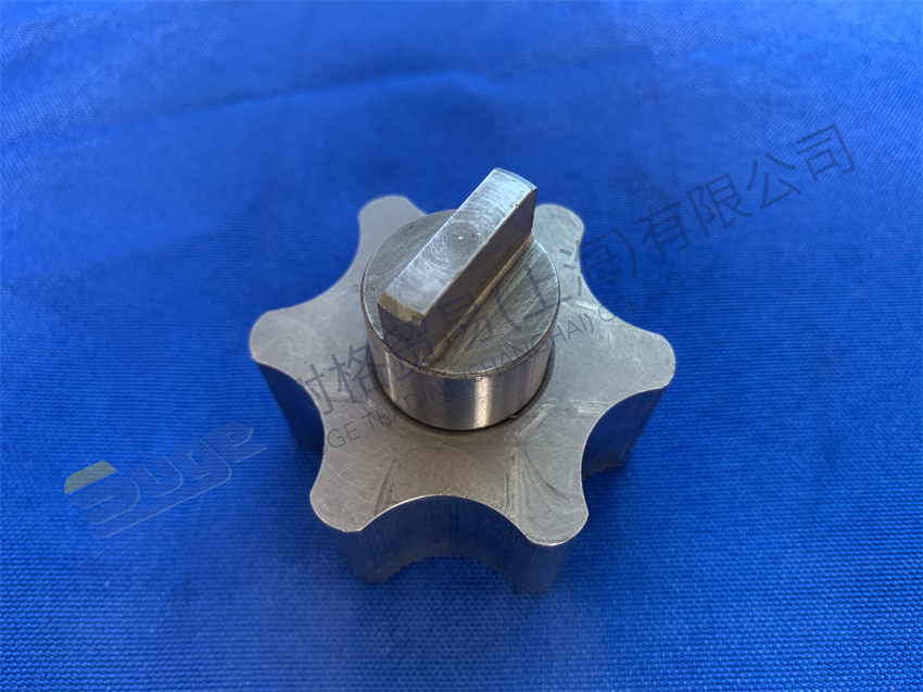 Автоматическая коробка передач ZF TRAXON разделяет ВАЛ НАСОСА 1358 202 007