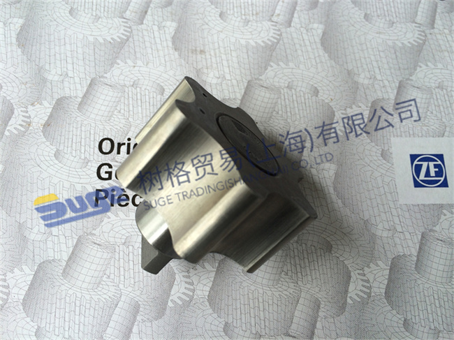 Детали коробки передач ZF ECOSPLIT4 PUMP GEARSHAFT 1314 202 039