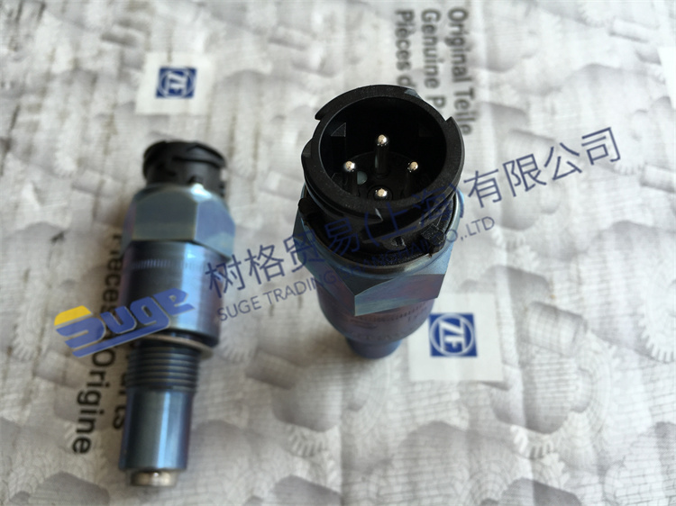 Детали коробки передач ZF ECOSPLIT4 ИМПУЛЬСНЫЙ ДАТЧИК 0501 210 857