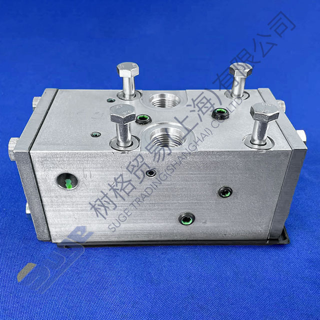Блок клапанов ZF 3207 108 021