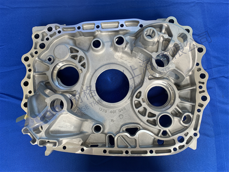 Автоматическая коробка передач ZF TRAXON разделяет ПОДШИПНИКОВЫЙ КРОНШТЕЙН 1370 301 053