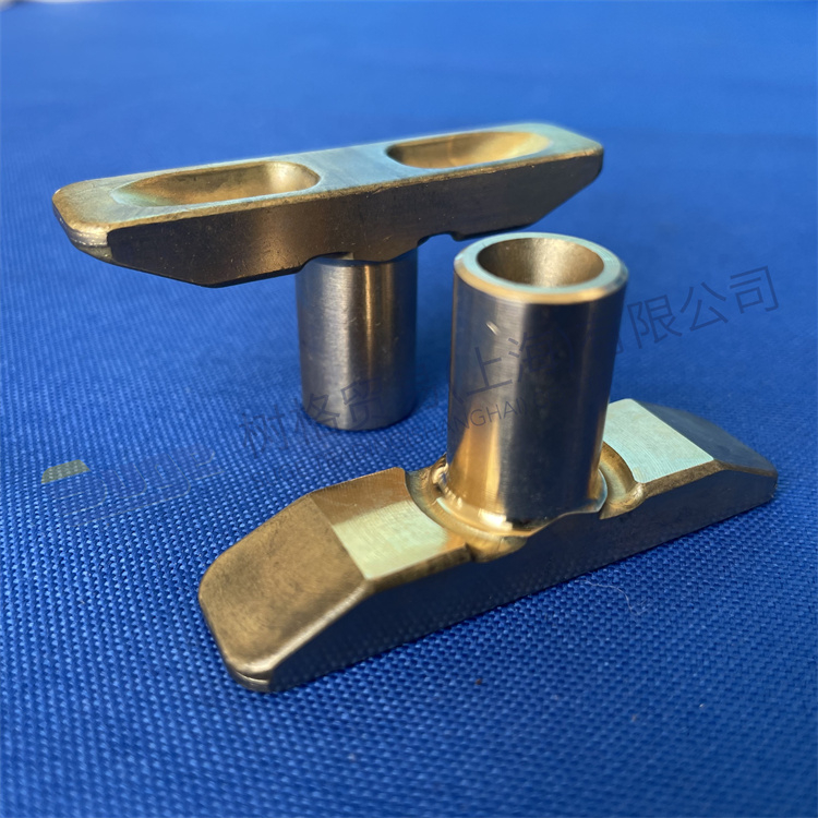 Детали коробки передач ZF ECOSPLIT4 GP SLIDING PAD 1325 334 008