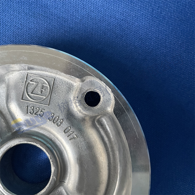 Детали коробки передач ZF ECOSPLIT4 КРЫШКА НАСОСА 1325 303 017