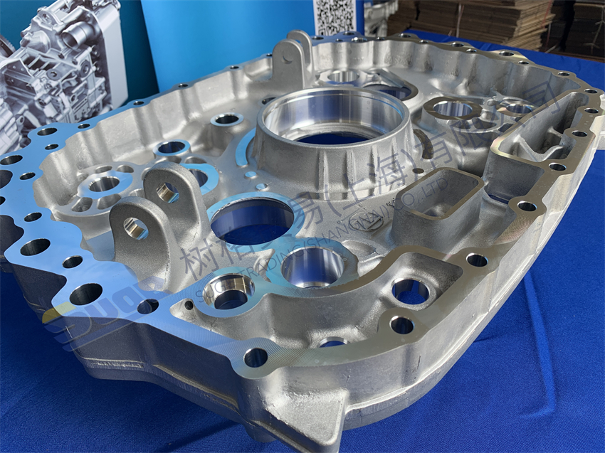 Автоматическая коробка передач ZF TRAXON разделяет ПОДШИПНИКОВЫЙ КРОНШТЕЙН 1370 301 053