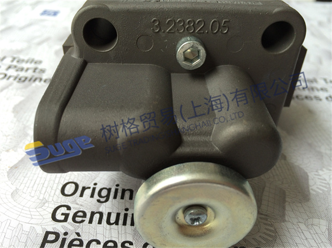 Детали коробки передач ZF ECOSPLIT4 GP VALVE 6038 202 043