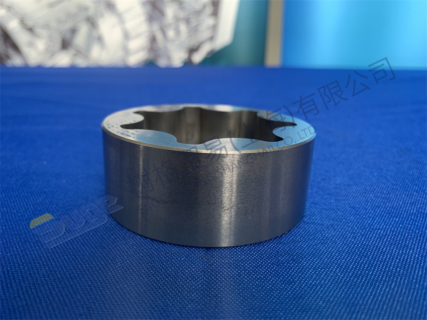 Автоматическая коробка передач ZF TRAXON разделяет РОТОР 1358 303 008