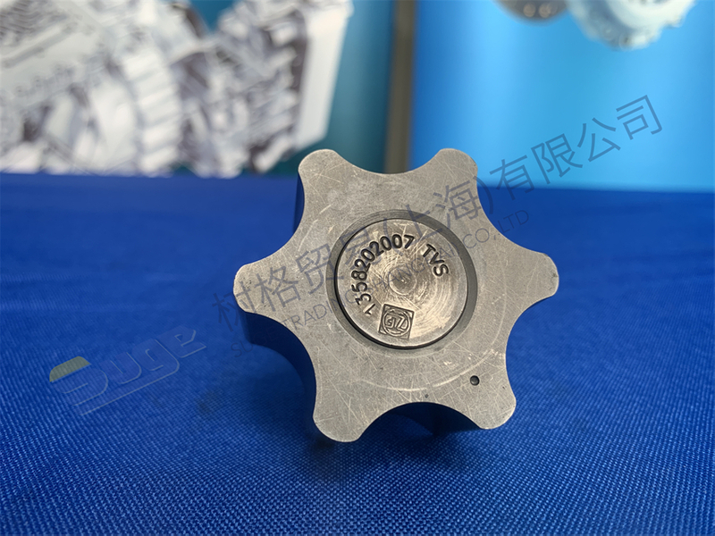 Автоматическая коробка передач ZF TRAXON разделяет ВАЛ НАСОСА 1358 202 007