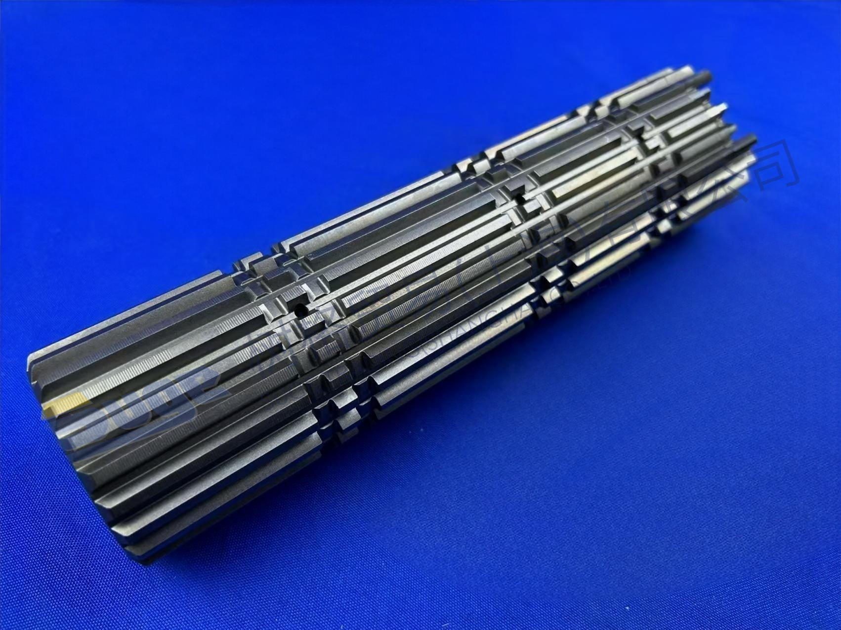 ГЛАВНЫЙ ВАЛ ZF 1329 304 012
