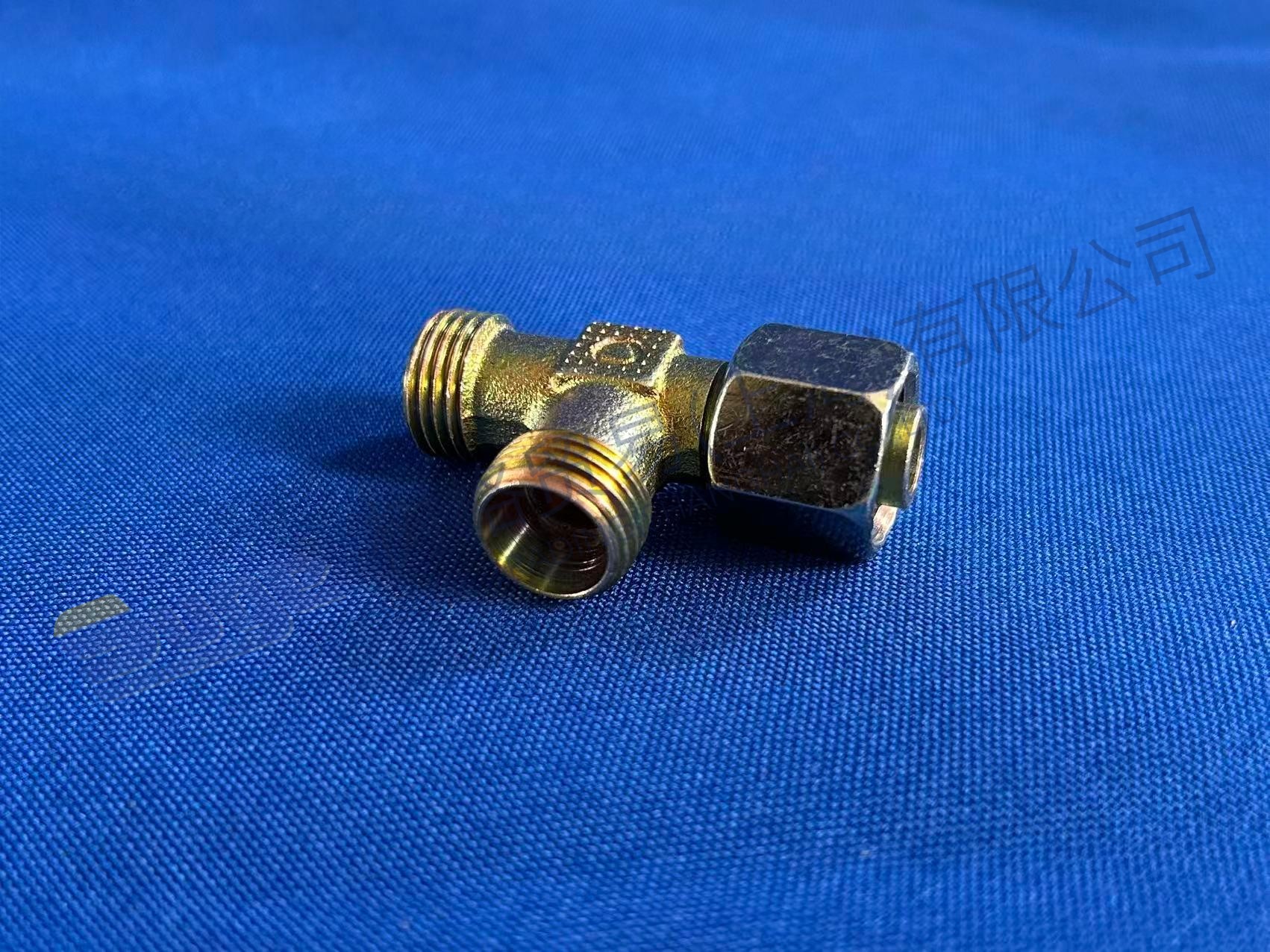 СОЕДИНИТЕЛЬНАЯ РОЗЕТКА ZF 0637 885 391